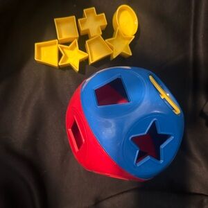Tupperware Kids Shape Sorter Toy - Blue & Red with Yellow Shapes